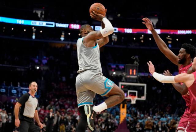 星空体育APP-【现场】库里AMVP老詹绝杀！疫情下的全明星仍创纪录